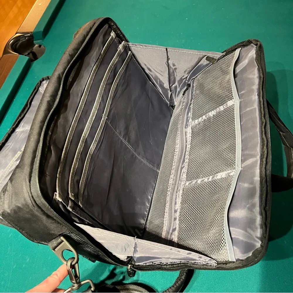 Dell Laptop Briefcase-messenger style, with heavy adjustable shoulder strap